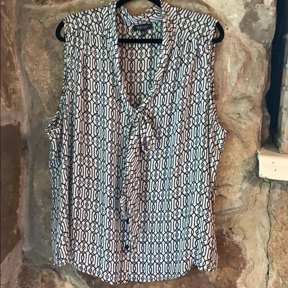 Spense Woman black and white top 2X